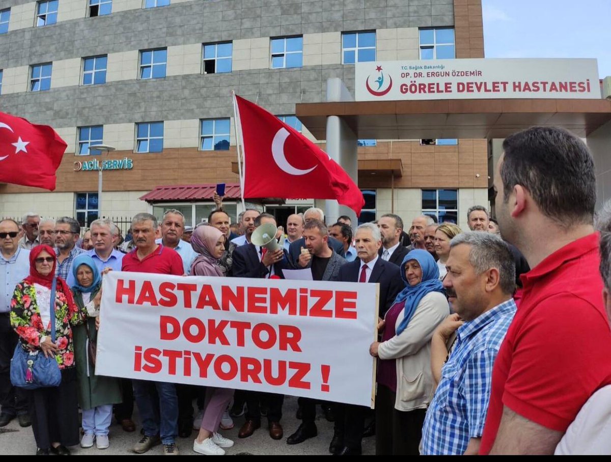 hekimlikonuru's tweet photo. Bina çok güzel, iç duvarlar dış cephe fln on numara. Hastaneyi dışından 5 dkk, içinden de 10 dkk izleyen tüm rahatsızlıklarından kurtuluyor. Benden duymuş olmayın. 
#YüzbinHekimİsBırakiyor https://t.co/jz69kFnSBl