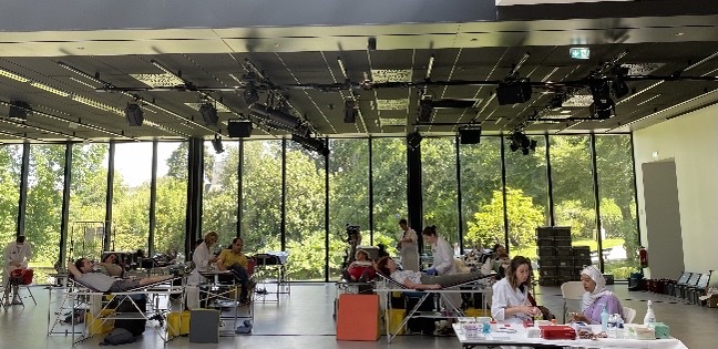 MailletYvon2021's tweet photo. Impressionné en cette Journée Mondiale des Donneurs de Sang de voir ces angevin(e)s au Centre des Congrès de @Angers participer à cet élan de solidarité . 
Les réserves sont très basses:10000 dons nécessaires/jour.
@chu_angers @EFS_dondesang
https://t.co/y28xJcFigt https://t.co/AHHeX135q3