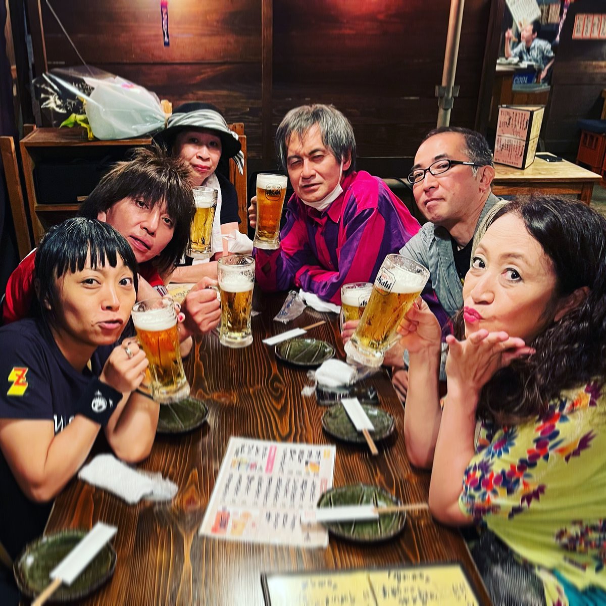 simsimBBQ's tweet photo. 無事に福岡2Daysライブが終了!お越しいただいた皆様ありがとうございました!おかげさまで素晴らしい福岡ツアーになりました♪
次回のsimsimBBQライブは、7/2(土)荻窪club DOCTORです!
#simsimbbq #BuRaRi #utero #lousparty #幻一郎 #utero #赤猫 #サイコカプセルズ #THERICHES https://t.co/lBu9ZBkRiX