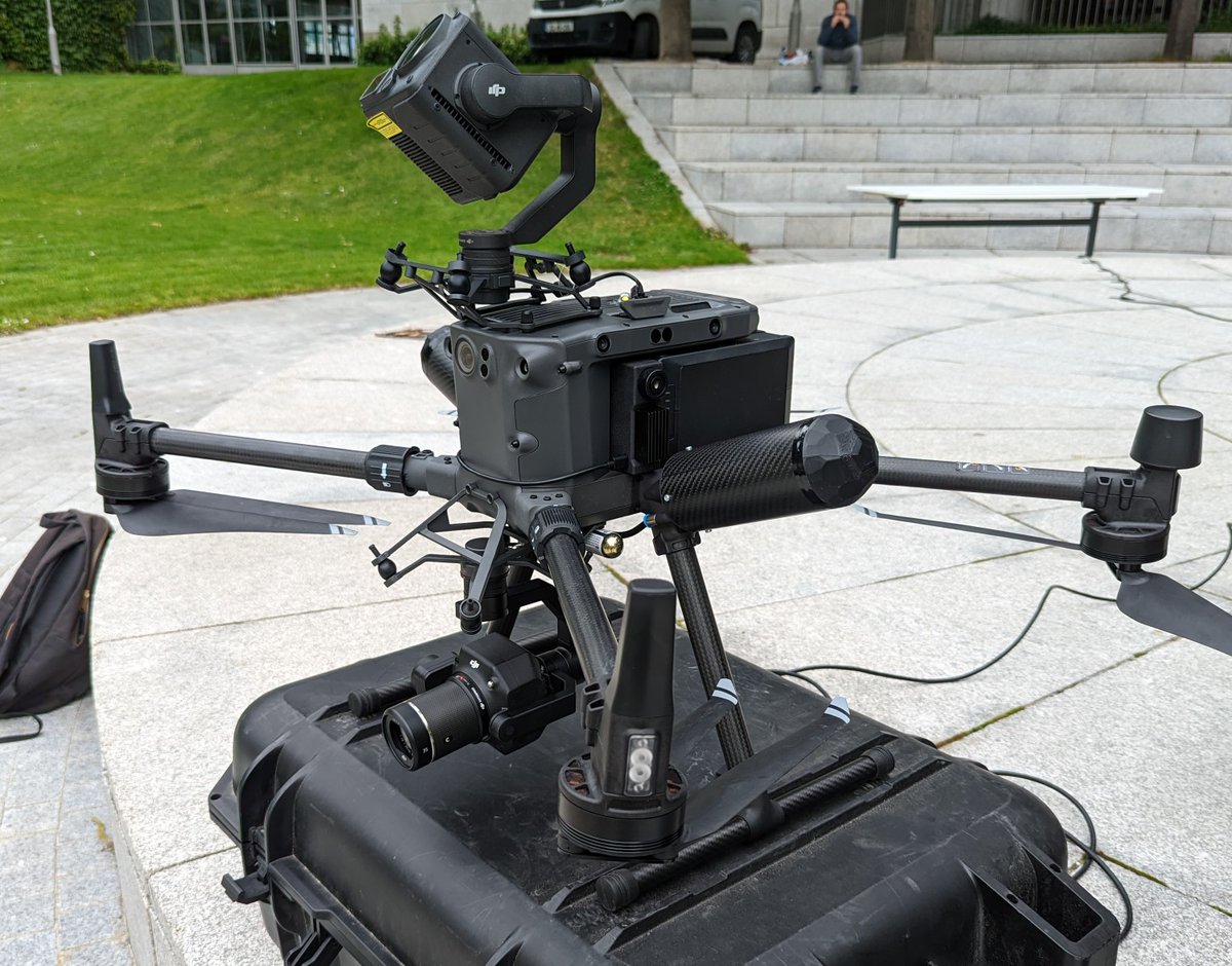 DubFireBrigade's tweet photo. We were delighted to take part in the @smartdublin launch of their #drones International Best Practice Report for local Government use in Ireland. A project supported by @IRLDeptPER
@DubCityCouncil
#MakingInnovationRealIRL https://t.co/j641dcvmxF
