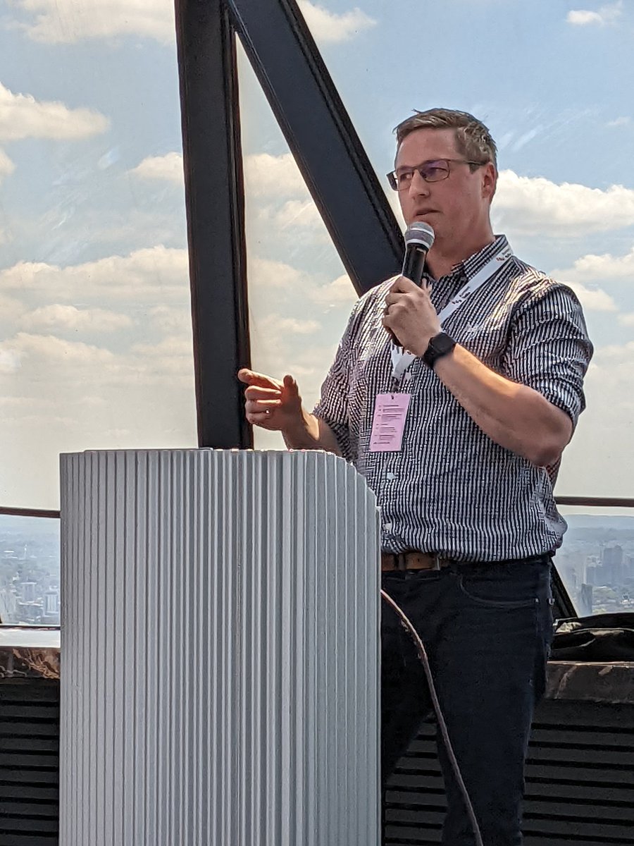 Alan's head isn't in the clouds, he talks some real sense <a href="/PrintIsntDead/">Alan Anderson</a> 
#KontentTalks