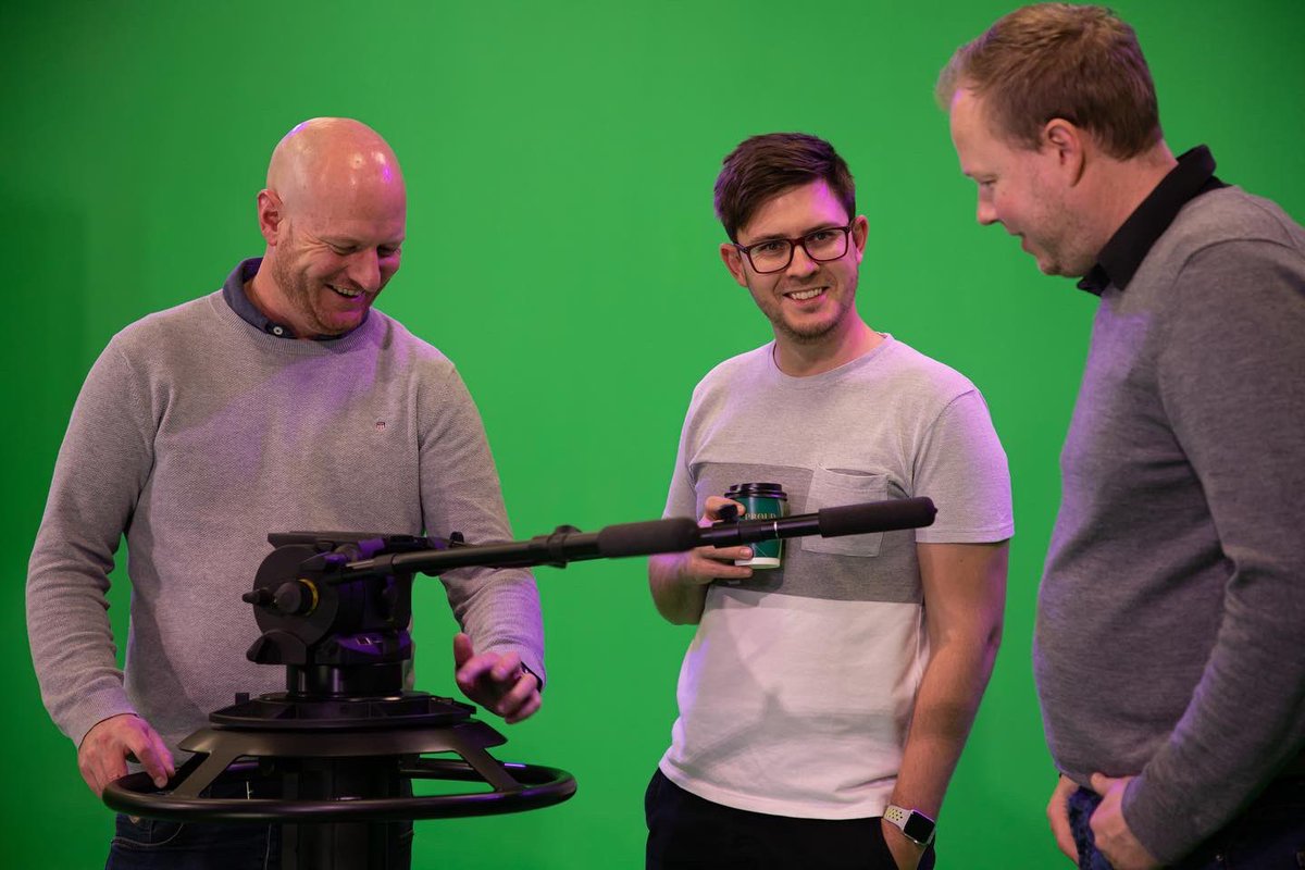 PixelNation_inc's tweet photo. Awesome day in studio working on a live award show rehearsals #greenscreen #streaming #UnrealEngine #BehindTheScenes https://t.co/47tj8sLwHO