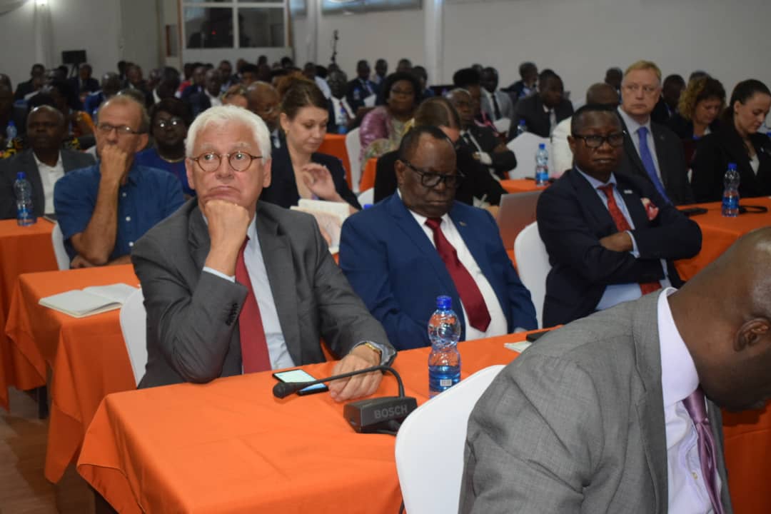 ABPInfos's tweet photo. Le vice-président de la République, M. Prosper #Bazombanza, a représenté le Chef de l'Etat @GeneralNeva au lancement des assises nationales des états généraux de l'Education, organisées sous le thème: "Bâtir un système éducatif performant pour un meilleur avenir au #Burundi". https://t.co/XIVaFtOIBJ