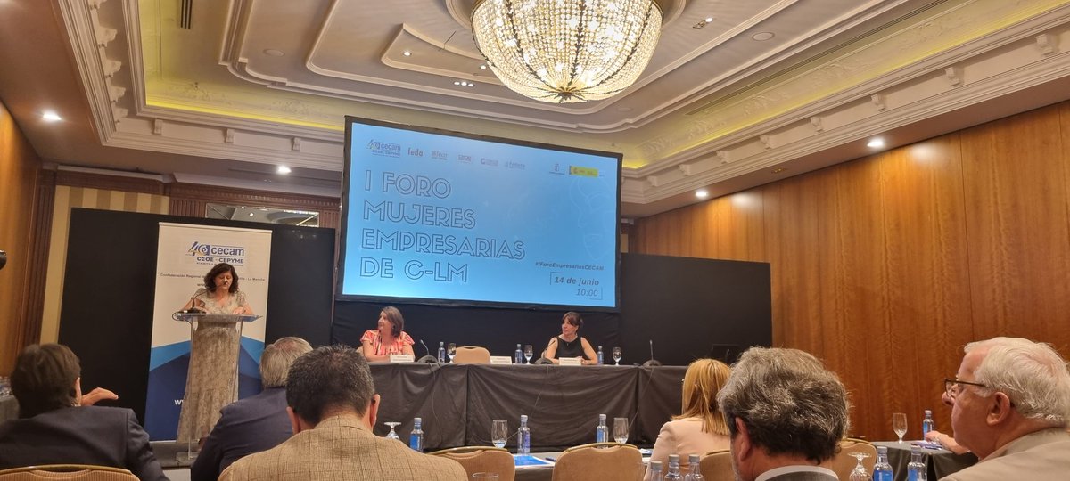 Luc_Pozo's tweet photo. Clausura #IForoEmpresariasCECAM,  Presidenta @CEOEGuadalajara, Consejera de Igualdad y Portavoz, así como Consejera de Economía, Empresas y Empleo del @gobjccm, en el acto organizado por @_CECAM. #igualdad #liderazgo #mujer #empresas https://t.co/SVmTucnGT4