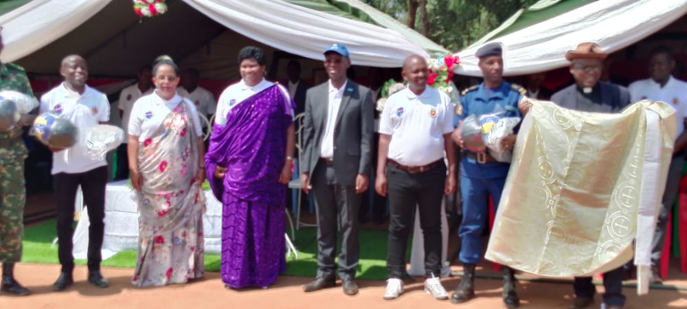 ABPInfos's tweet photo. #Burundi Le Centre National de Transfusion Sanguine ( @CentreCnts) offre des prix aux personnes qui se sont démarquées dans la sensibilisation au don du sang https://t.co/IsXBOVhIe4