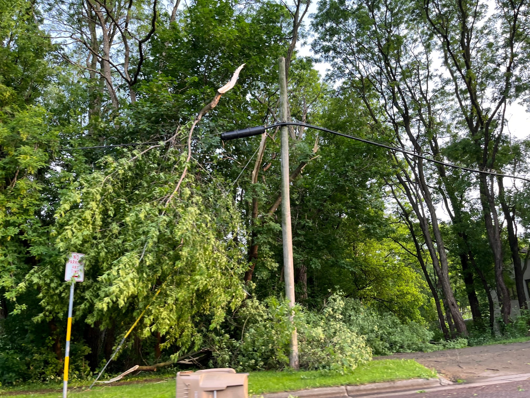 Madison Gas and Electric on Twitter "OUTAGE UPDATE 6.14.22, 5AM MGE crews continue working to
