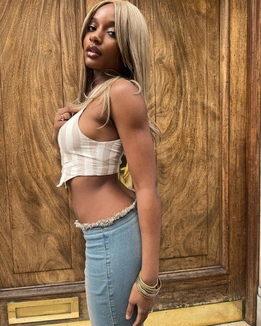 yabaleftonline's tweet photo. Ayra Starr celebrates her 20th birthday today. https://t.co/hbeS4lhHgG