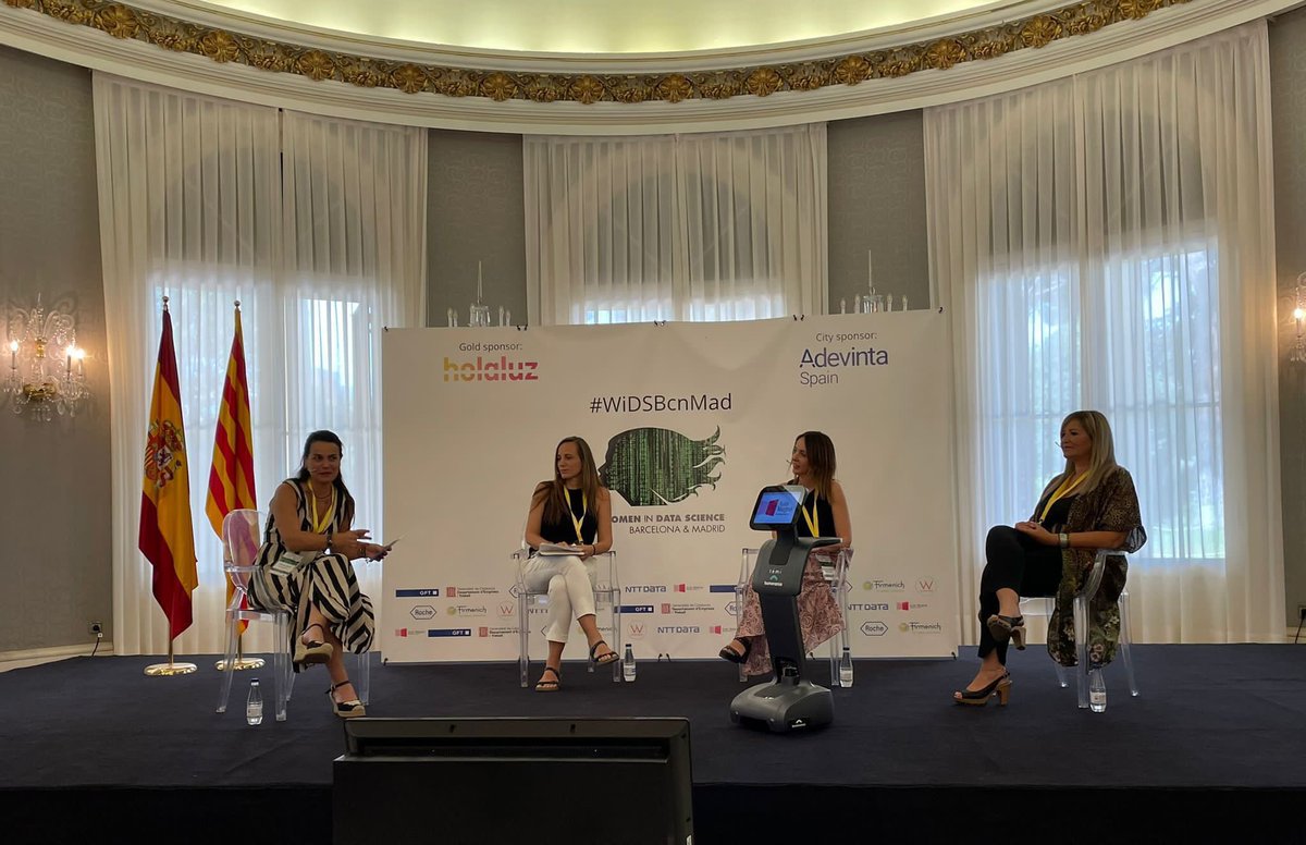 💪En el Aula Magna Business School, cuyo objetivo es reducir la brecha de género a nivel ejecutivo. 
<a href="/RocamoraNuria/">Núria Rocamora</a>, CEO de MyInvestor, arroja luz sobre el rol de los datos en las Fintech, junto a Cristina Pasi <a href="/kantox/">Kantox</a> y Silvia Escámez <a href="/finteca/">Finteca</a> Modera: Noemí Boza #widsbcnmad