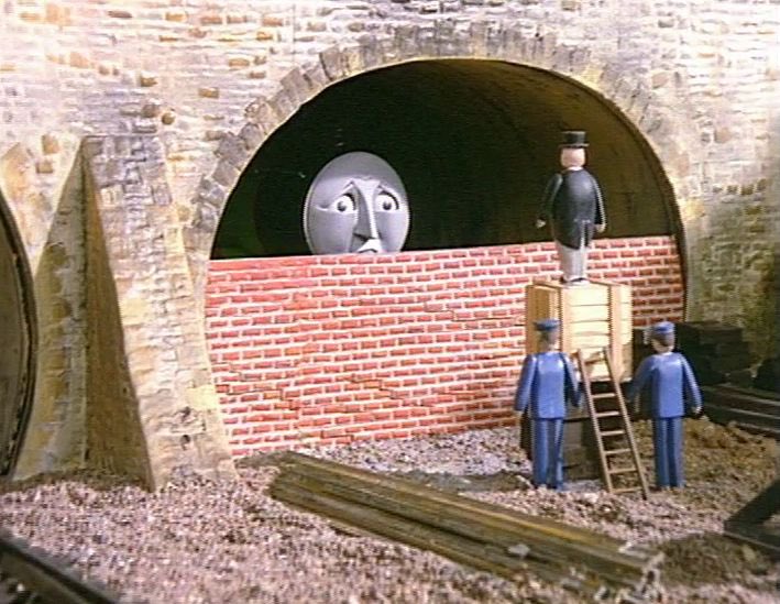 No Context Brits tweet media