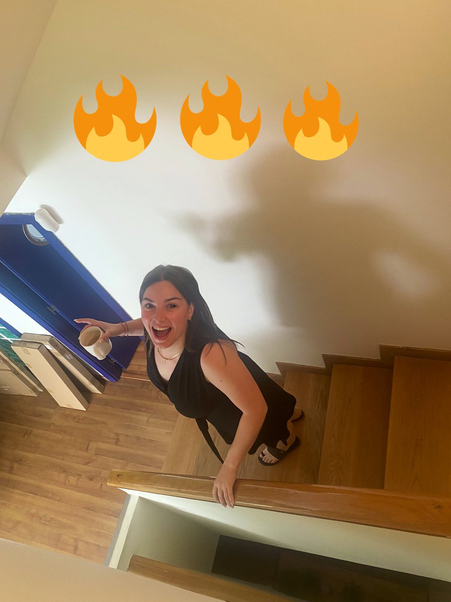 En la Home of Coders la  #OlaDeCalor está pegando fuerte pero lo combatimos con café + hielo y ah sí! #airecondicionado 😂