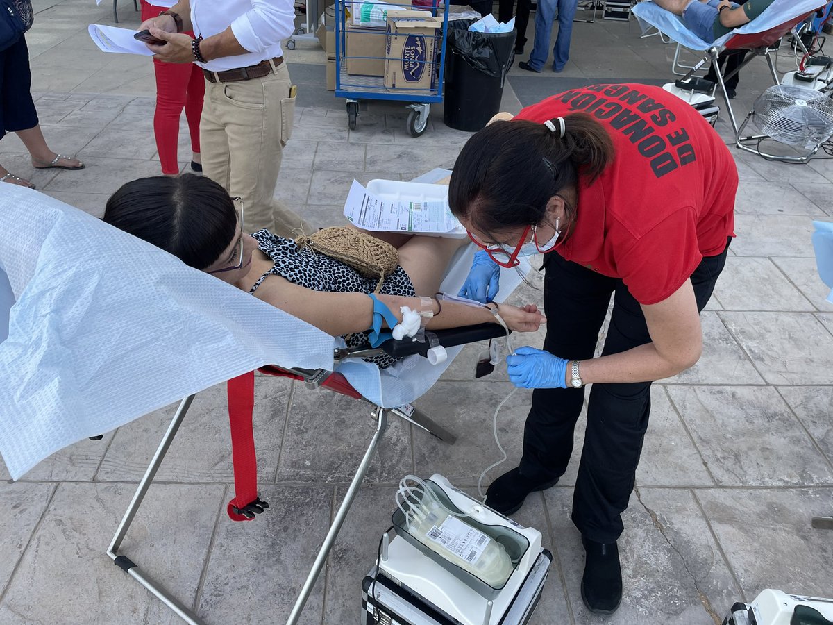 Más que merecido homenaje por parte del Centro de Transfusión Sanguínea a los jiennenses con entre 100 y 300 donaciones realizadas 🩸 en la celebración del del 
#DíaMundialDelDonanteDeSangre ❤️