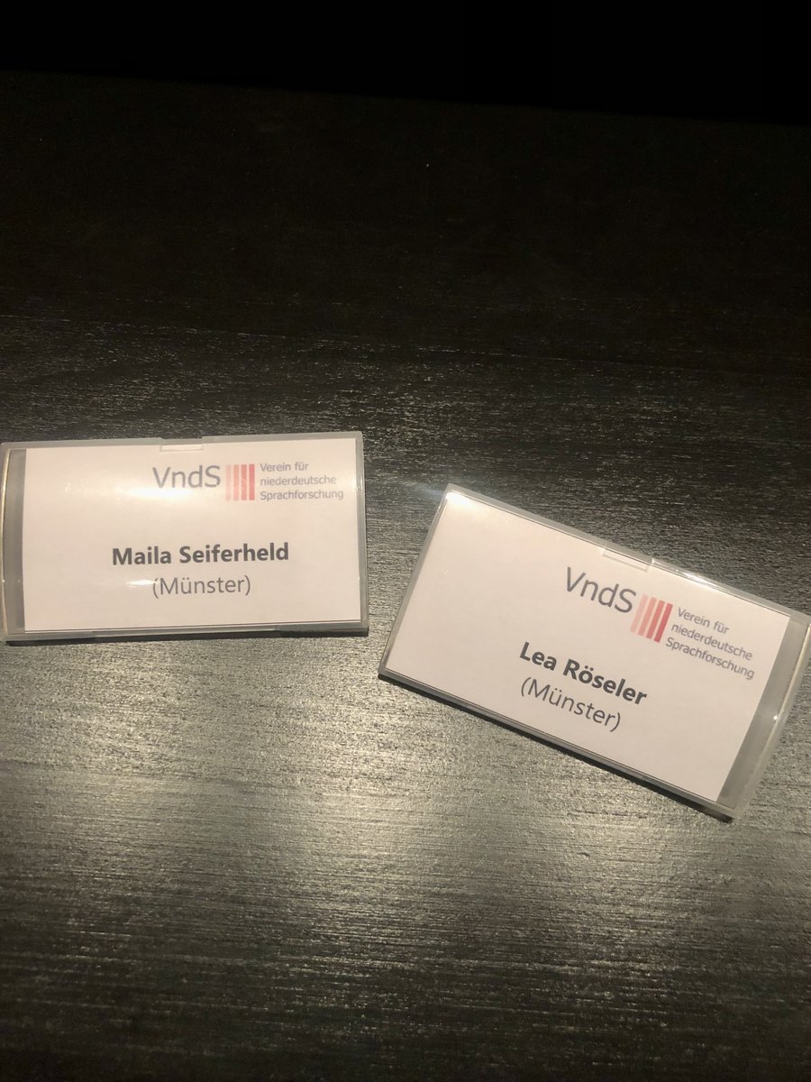LWL_KoMuNa's tweet photo. Die @LWL_KoMuNa war natürlich auch in der letzten Woche auf der tollen Pfingsttagung vom #VndS Verein für niederdeutsche Sprachforschung! 🌷😍 Vielen Dank an das Orga-Team der @TU_Dortmund! Die Vorträge waren spannend, der Dortmunder Salzkuchen sehr lecker - was will man mehr. 👌 https://t.co/rSB9Qfn3ed