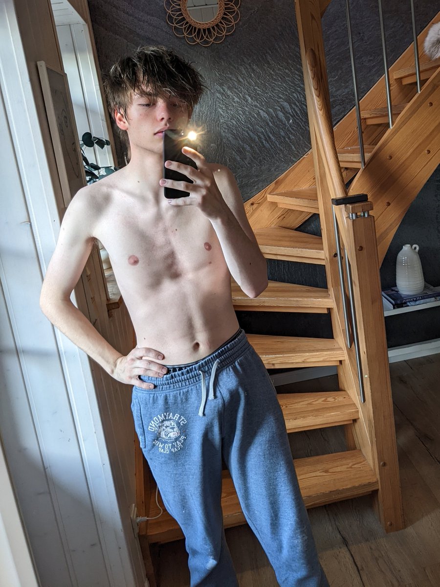dertwink's tweet photo. RT to steal my undies 👀 https://t.co/Ml9xcS54vP