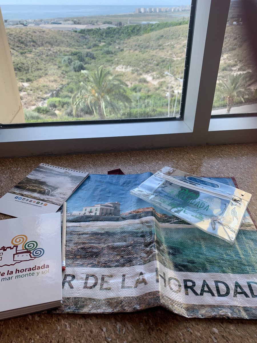 maytevs's tweet photo. Ay, qué detalle tal chulo he recibido hoy en la ofi!!! Mil gracias @visitphoradada 🥰🥰🥰🤗
#Turismo #CostaBlanca #CompisGuays https://t.co/4HaTNdrTL6