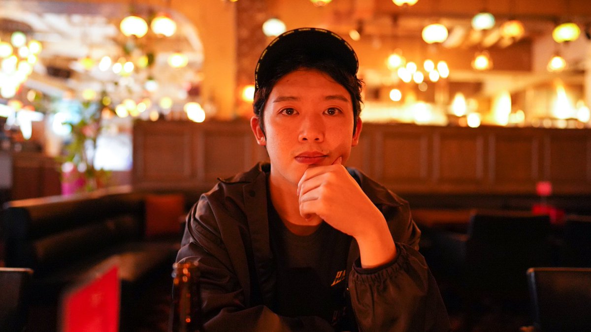 daichi_review's tweet photo. そういえばこないだ親友のプロフィール写真を撮りました！とにかく撮るのが楽しくて、しかもセンス良いからもっとやった方が良いって言って貰えました！まさかセンスあるとは思ってもみなかったんですが、友達の言葉を聞いて、何か直感的にこれは追求するべきだと感じてるんですよね...！ https://t.co/POv8WFAaVe