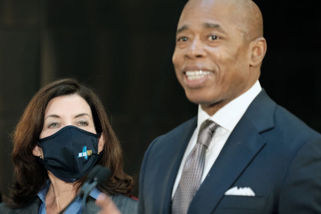 t5Exchange's tweet photo. ✅#NY City Mayor Eric Adams Wants State's Governor to Veto 2-Year Moratorium on PoW #Mining: Report

#⃣The city's pro-#crypto mayor plans to ask Gov. Kathy Hochul to veto a bill that would stop proof-of-work mining for two years. https://t.co/L0T8e64ElM