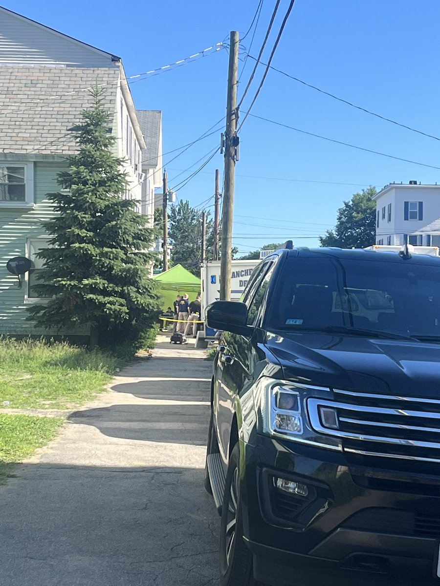 jillkonopka's tweet photo. Breaking: @FBIBoston #Manchester, NH police, the state AG's office right now investigating the former home of missing Harmony Montgomery's father Adam &amp; step-mother Kayla on Union Street. Neighborhood closed off at Union and Pearl to Orange Street. @boston25 https://t.co/YOwD1phCZK