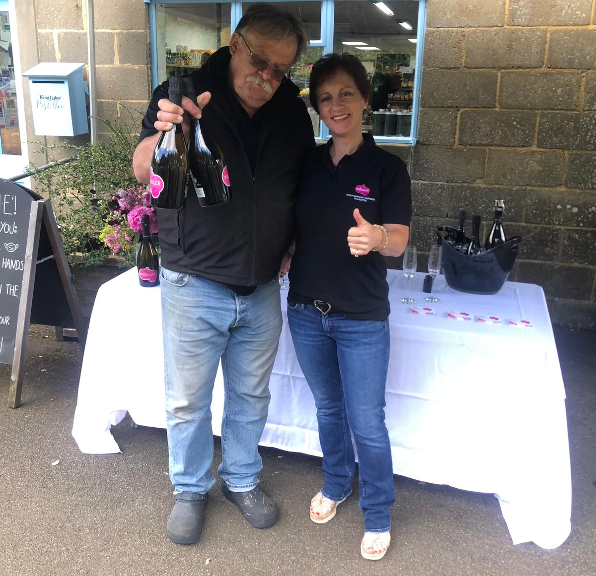 prodolce's tweet photo. Saturday we hosted our debut wine-tasting event for Prodolce at the @AbingerFarmShop in Surrey and it was one sweet success! So much so that we SOLD OUT!
A big thank you to everyone who popped ๐พโจ by for a taste! ๐ธ #success #winelaunch https://t.co/GJbkDd3vJJ