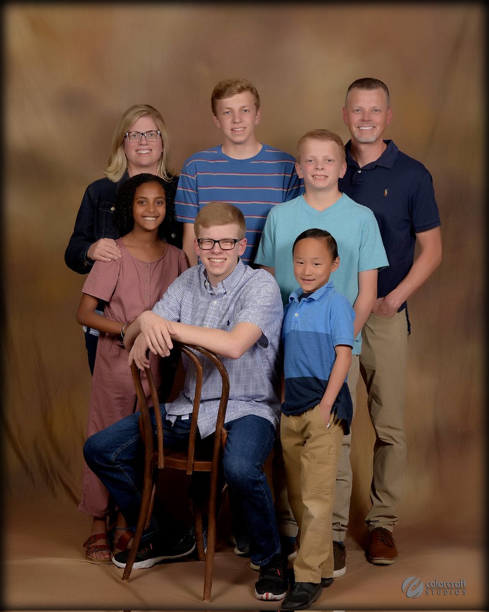 nicholas_drake's tweet photo. Family pictures from April (for our new @RichlandBaptist Church directory)... #DrakeCity #DrakeKids https://t.co/GiQPVVSFkI