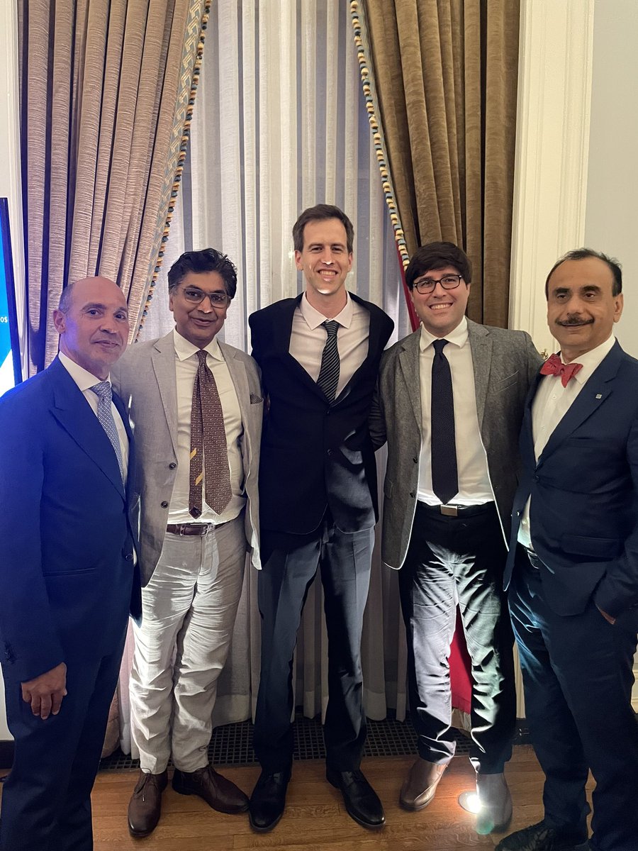 DrUroRecon's tweet photo. Graduation dinner for our reconstructive and gender affirming surgery fellow @ArielZisman @MountsinaiUro @GregAmend_MD @valenzuela_uro @nycrobotics @TransCareSinai Will be heading home to start a new program in Israel. Great things ahead! https://t.co/2dDOrOBzpf