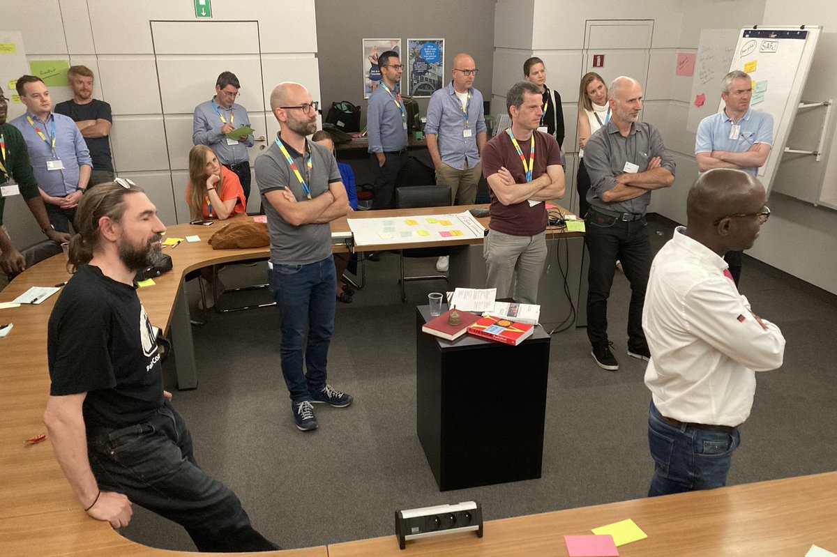 Sharing insights during workshop facilitated by <a href="/YvesHanoulle/">Yves Hanoulle agilealliance.social/@YvesHanoulle</a> and @StijnNotStain on “learning organisations over agile transformations” #ScaBru