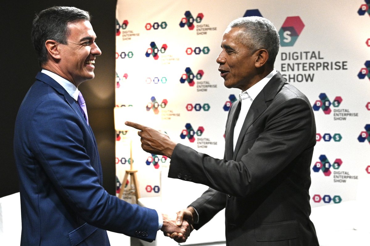 Un placer coincidir con <a href="/BarackObama/">Barack Obama</a> hoy en #DES2022. Hemos conversado sobre cambio climático, digitalización y los desafíos actuales y futuros de nuestra sociedad. Vivimos tiempos de aceleración histórica y política, convirtamos los retos en oportunidades para nuestros países.