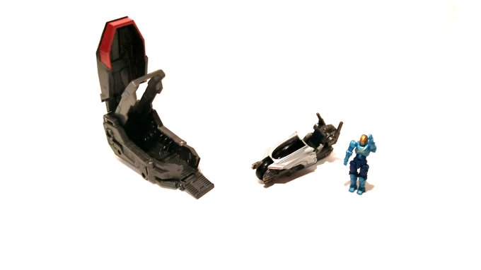 こんなギミック楽しくないわけないんだよなぁ!
 
パワードスーツも格納遊びも楽しいですけど
人+バイクやホバーの小型メカ→飛び乗ってロボのコクピットにそのまま格納ってのもまたいいのよね～ 
これだけでこの強襲ボレットの価値ありますわ
#ダイアクロン 