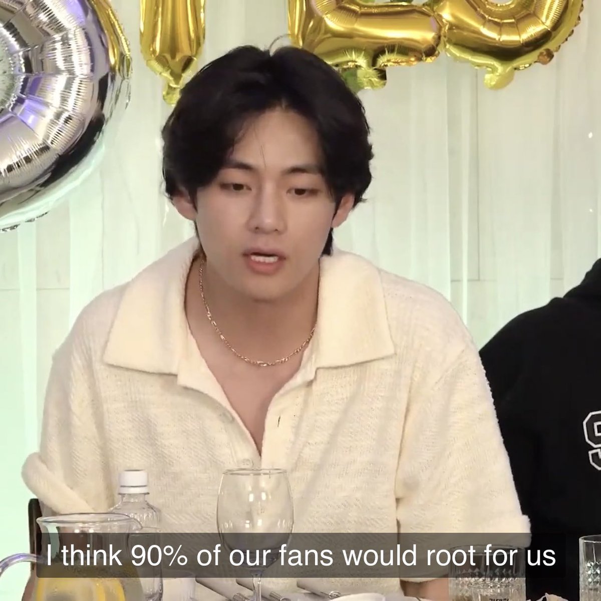 vminiecats's tweet photo. 🐻#V: “Debido a que conocen nuestra sinceridad, creo que el 90% de nuestros fans nos apoyarían sin importar qué tipo de música (+) https://t.co/N867Vv24ZO