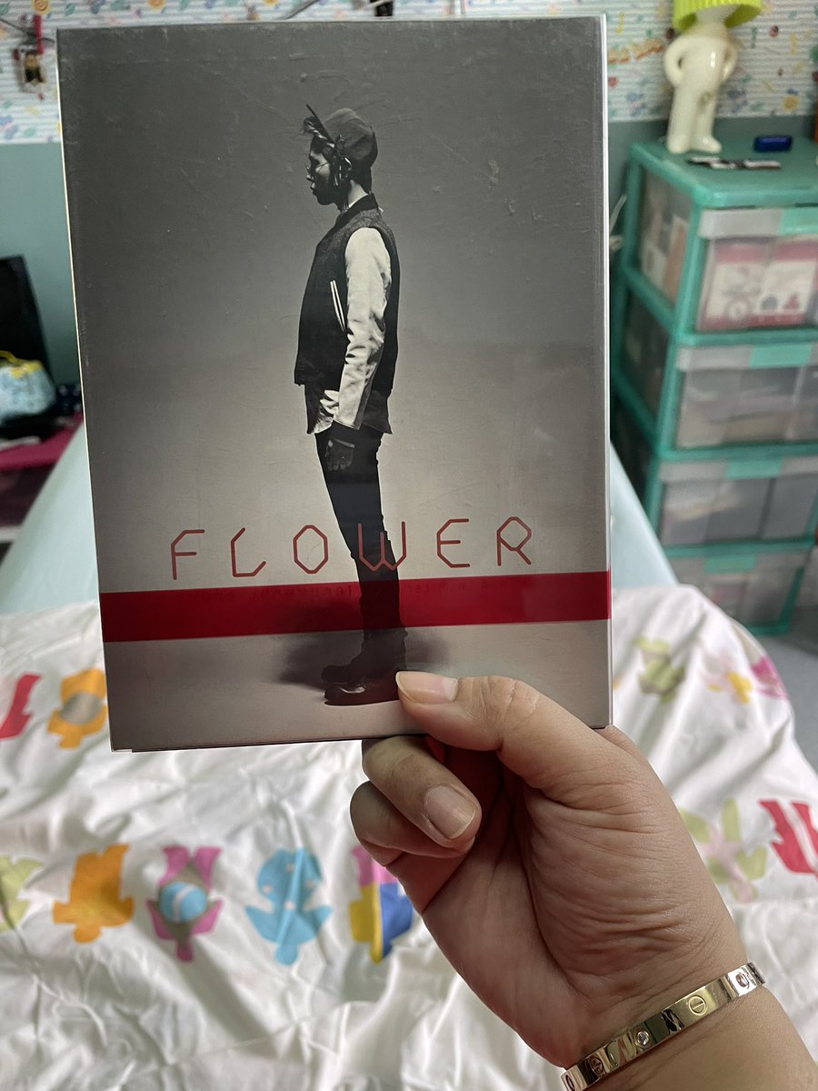 ApplePlusS's tweet image. Finally, he’s here 1st mini album 🫰🏻🦉💜 #용준형 #yongjunhyung #junhyung thanks to #ff_review มาถึงแล้วว