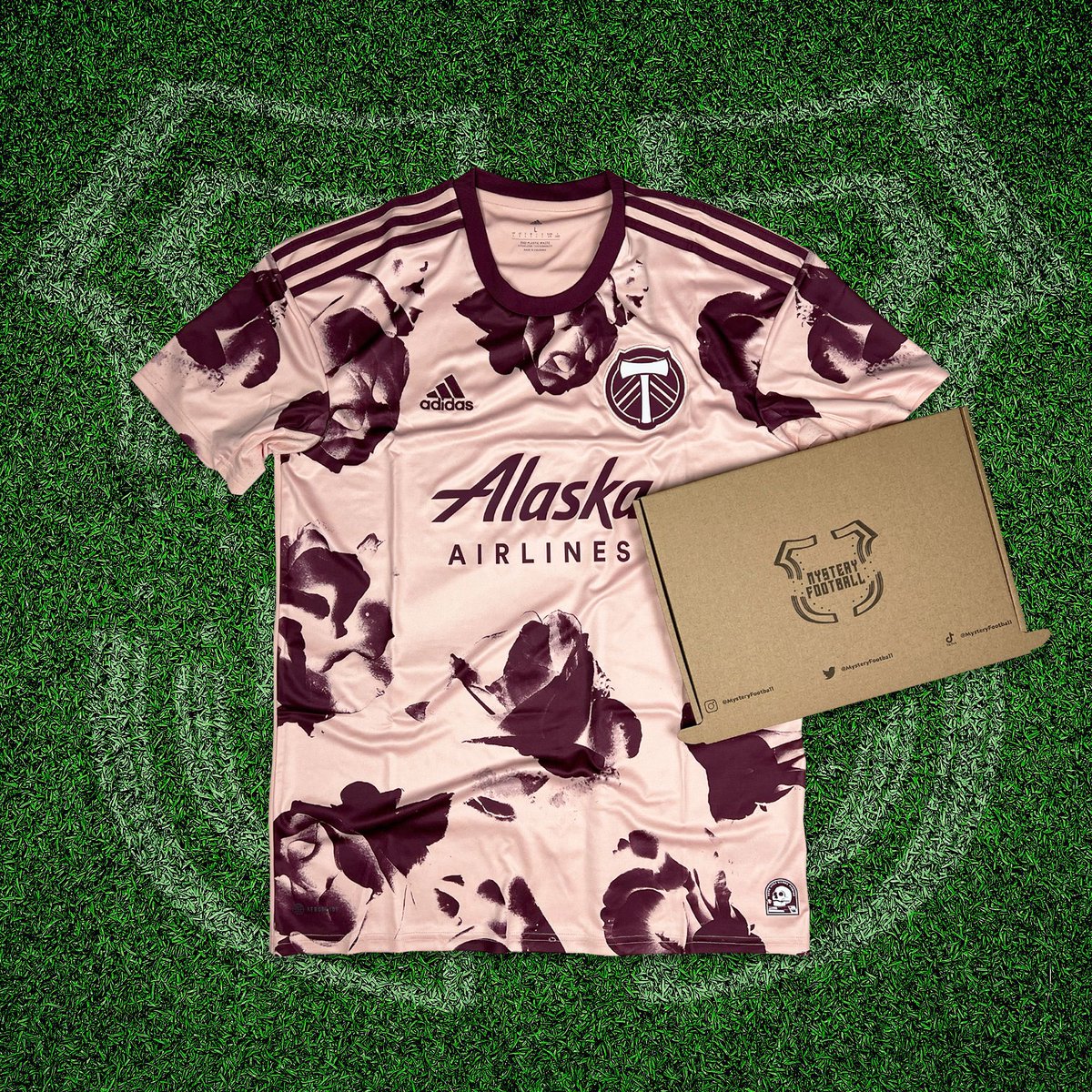 mysteryfootball's tweet image. If England score 2 or more goals in the Nations league today, we will give away a Mystery Football shirt to one lucky follower! 🦁🏴󠁧󠁢󠁥󠁮󠁧󠁿 

How to enter 👇 

1️⃣ RT this tweet
🤝 Follow us 

Good luck!