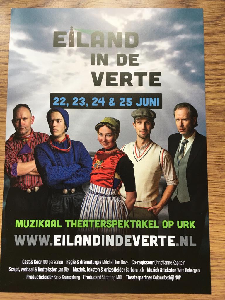 En weer een koorlid die ook aan een ander muzikaal project werkt. En niet zomaar een project: #EilandInDeVerte , een muzikaal theaterspektakel op Urk, 22 t/m25 juni. Dus bij deze de tip om te gaan kijken.
Zie voor info op eilandindeverte.nl