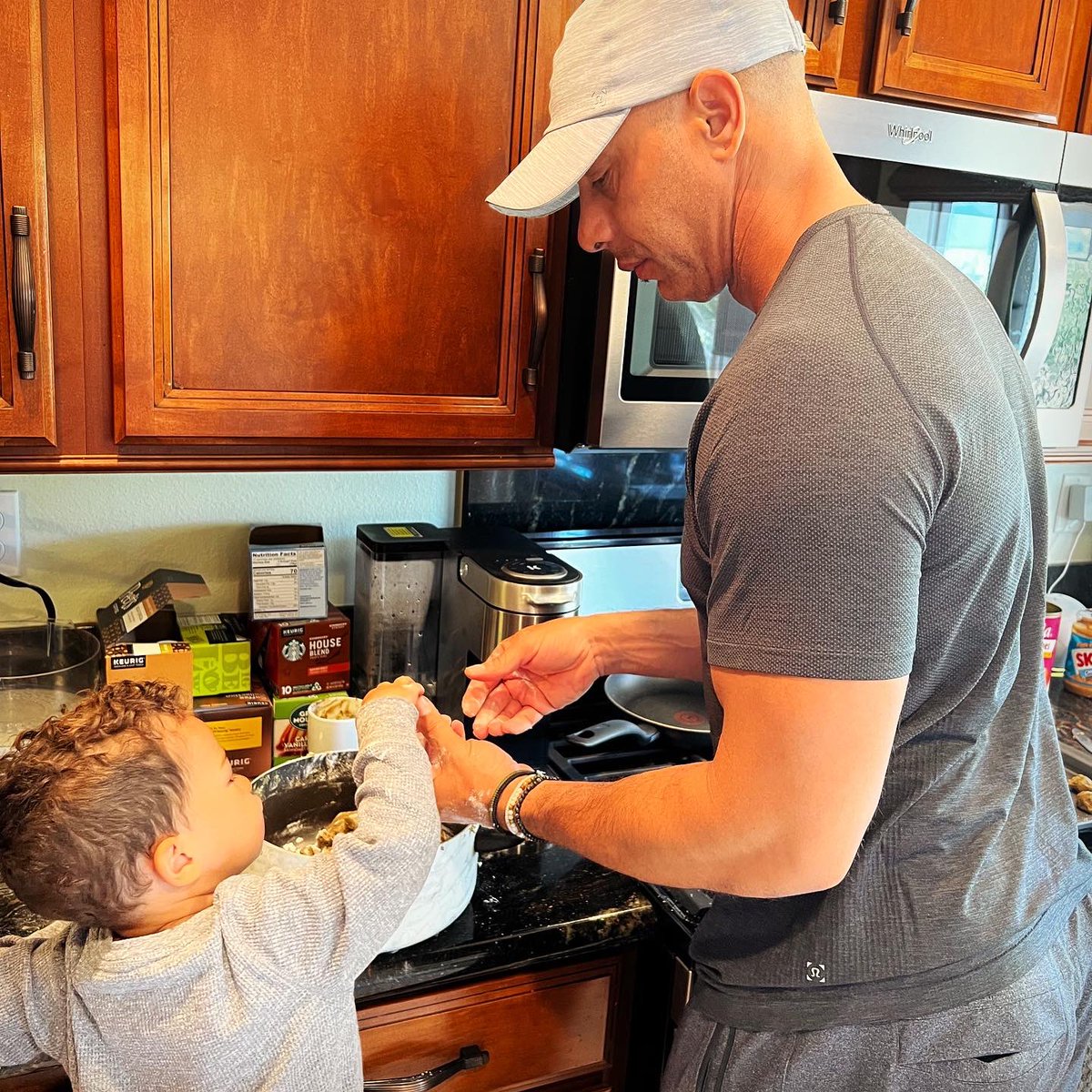 DrKwane's tweet photo. I’ve never considered myself a baker… but I’ve been working on something special. 👨🏽🍳 Any guesses on what it is?
#baker #vetcook #ingredients #cooking #veterinarian #pets #kidcooking #kitchen https://t.co/tccj5r66hl