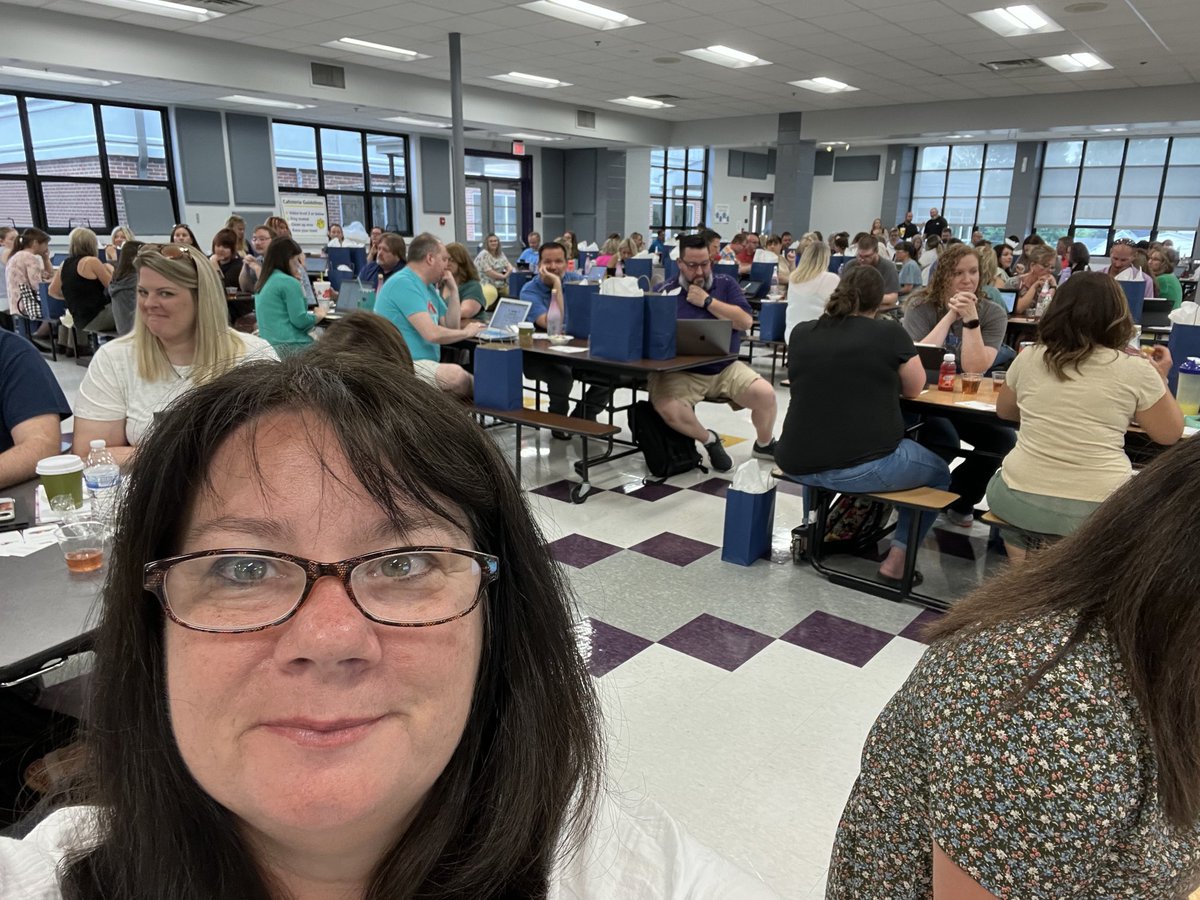 ⁦<a href="/KentuckyDLC/">KYDLC</a>⁩ Looks like a great group at the DLC Summit!