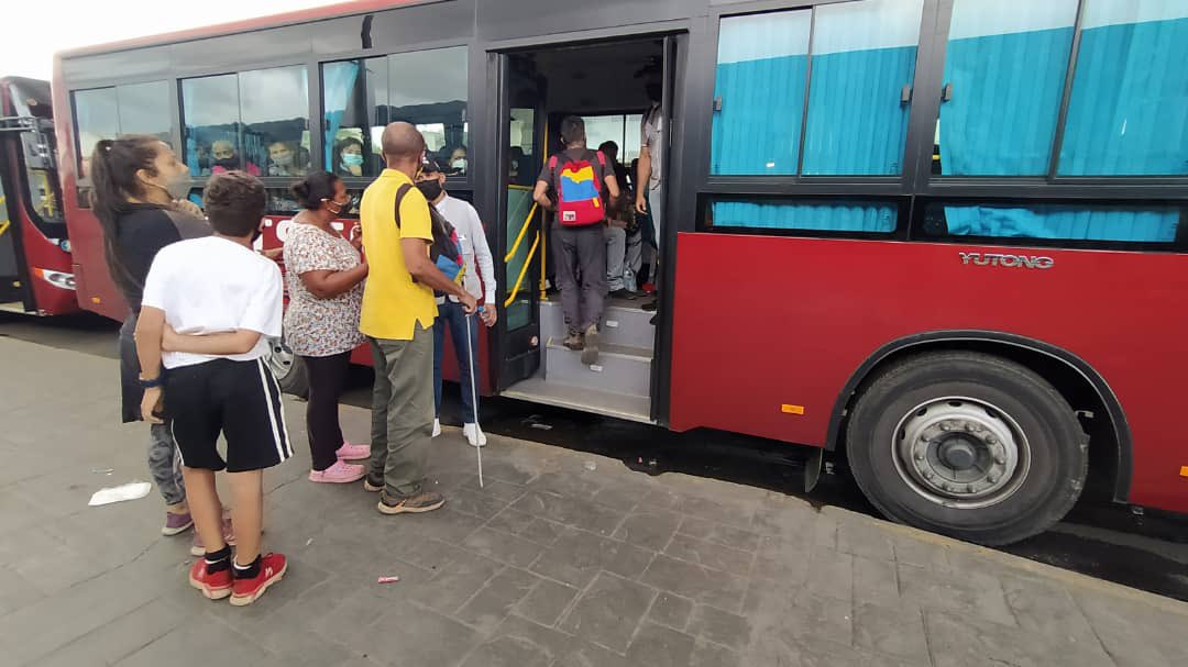 sitssa_ve's tweet photo. #EnFotos | Seguimos trasladando a los caraqueños de #ZonaRental a #PlazaSucre de manera rápida y segura ¡Fortalecemos la Gran Misión Transporte Venezuela!

#14Jun #SitssaInforma https://t.co/7McF7kk6VV