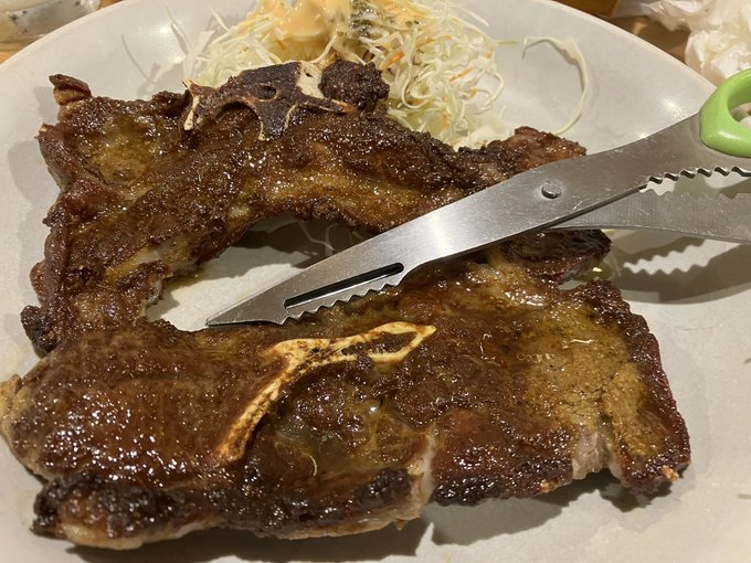 マトンステーキでトドメ
ボンベイサファイアソーダ割と実によく合う 