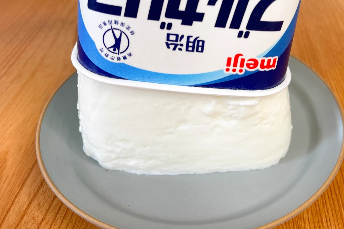 パックまるごと！？混ぜて冷やすだけ！簡単ヨーグルトムース♪