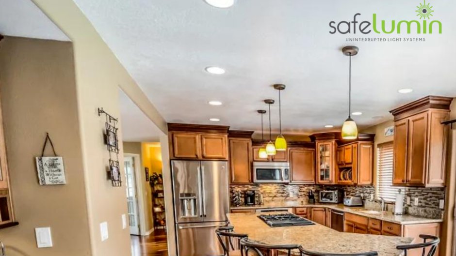 Where to use Safelumin emergency light bulbs?

 🏘Homes
 Living room, kitchen, hallway, bedroom, basement, garage, stairway, and powder room.

 Learn more here👇
safelumin.com/homes/

#livingroom #hallway #ledlightbulb #poweroutage #patentedtechnology #backupbattery