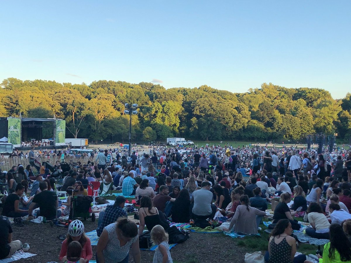 NYCFreeSummer's tweet photo. Tuesday outdoor concerts: 
🎵 @Naumburgconcert Orchestra (Central Park) at 7:30pm
🎵 @nyphil (Van Cortlandt Park) at 8pm
🎵 Washington Square Music Festival (Wash Sq Park) at 8pm

See app for details and more events. https://t.co/qk5f3tVbBT