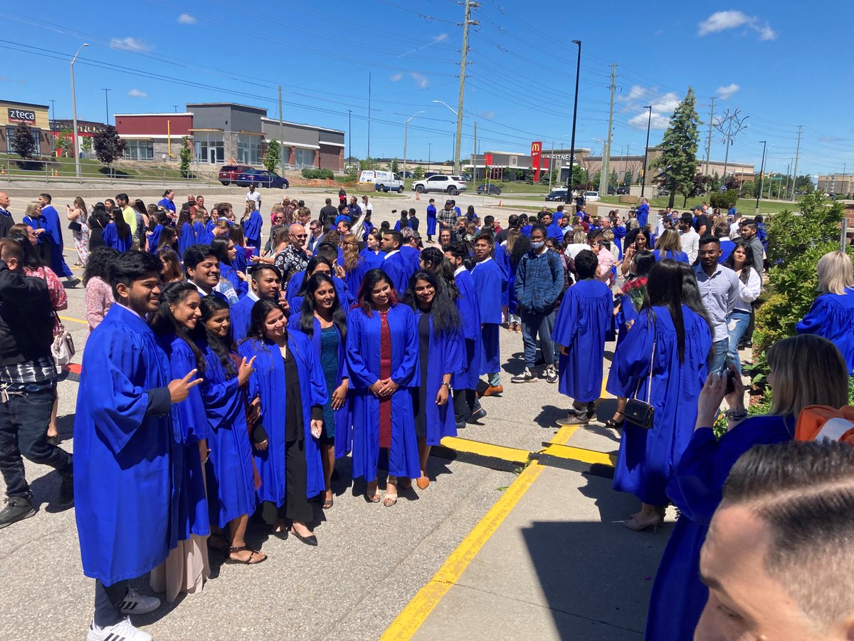 georgiancollege's tweet photo. Today is Convocation Day 2! Woohoo! 🥳🎓💙 We can’t wait to celebrate even more grads.

Some reminders…
- Bring as many guests as you want
- Tag us in your photos #ProudGeorgianGrad
- Connect with @georgianalumni 

🎓 Watch the livestream: https://t.co/cgKdGCvRWb https://t.co/mBMybmLBwe