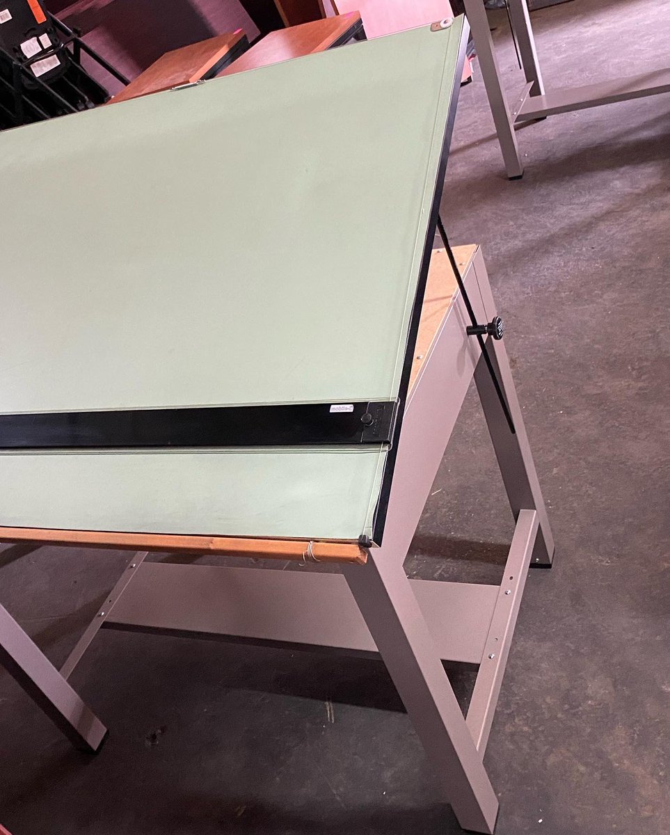 DFSIHOUSTON's tweet image. Mayline drafting tables, commercial grade heavy duty, adjustable top angle, adjustable ruler, 48” wide x 39” deep x 37.5” height #mayline #draftingtable #commercialfurniture #officefurniture #houstontx