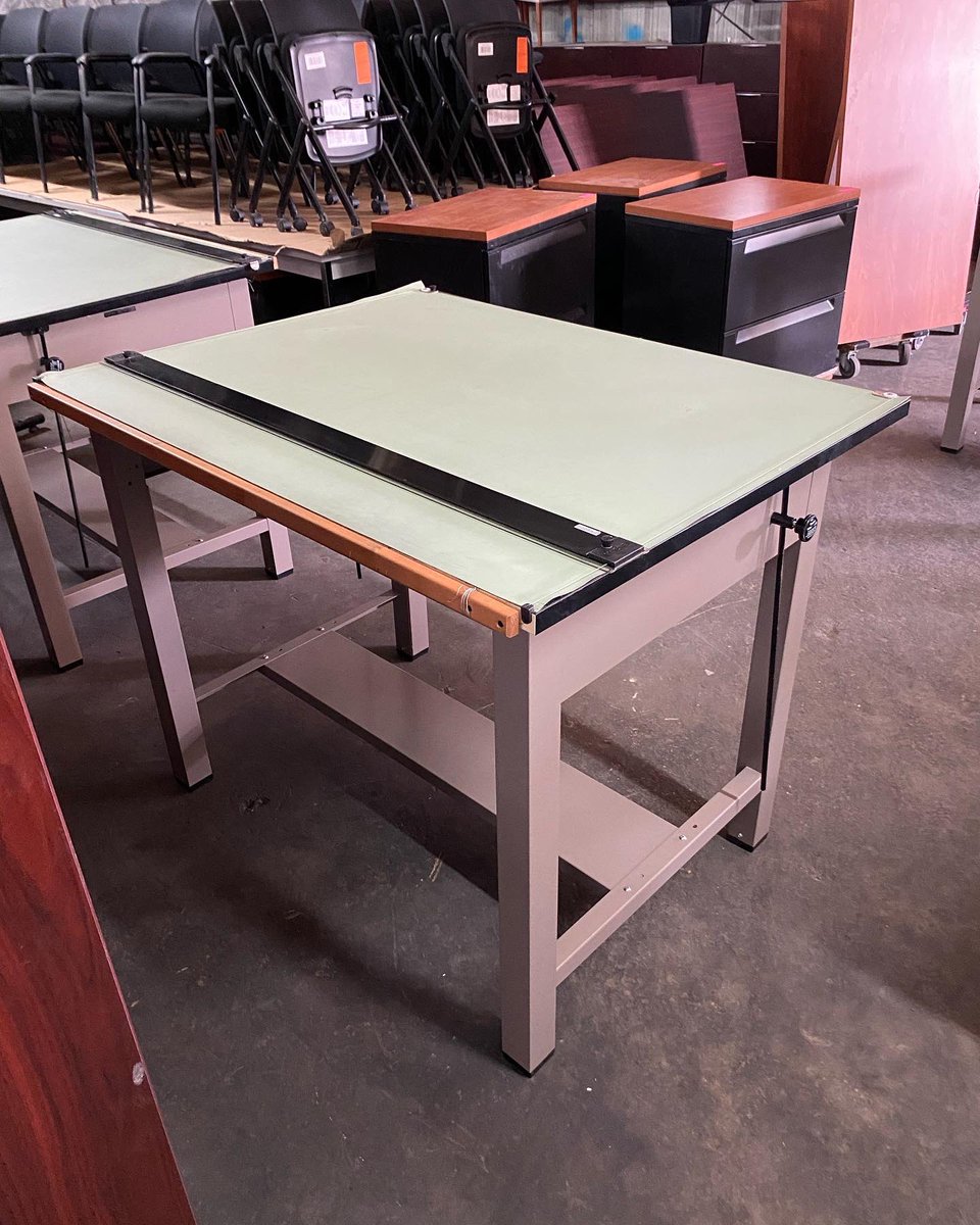 DFSIHOUSTON's tweet image. Mayline drafting tables, commercial grade heavy duty, adjustable top angle, adjustable ruler, 48” wide x 39” deep x 37.5” height #mayline #draftingtable #commercialfurniture #officefurniture #houstontx