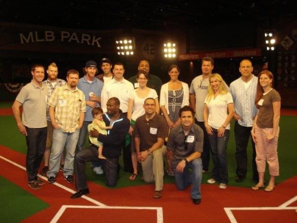 13 years ago, BWB crew at MLB TV Studio with Mitch Williams and Harold Reynolds (holding @HHReynolds’ now teen). @kscrivs @clockwerks