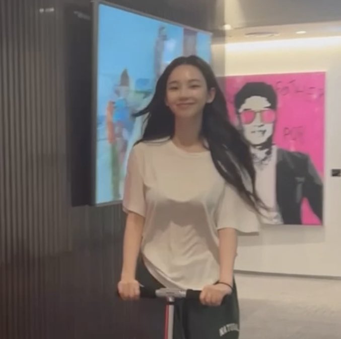 tamahomas's tweet photo. She is seriously the most precious person ever 🥺🥺🥺 https://t.co/nQIBfH8gc2