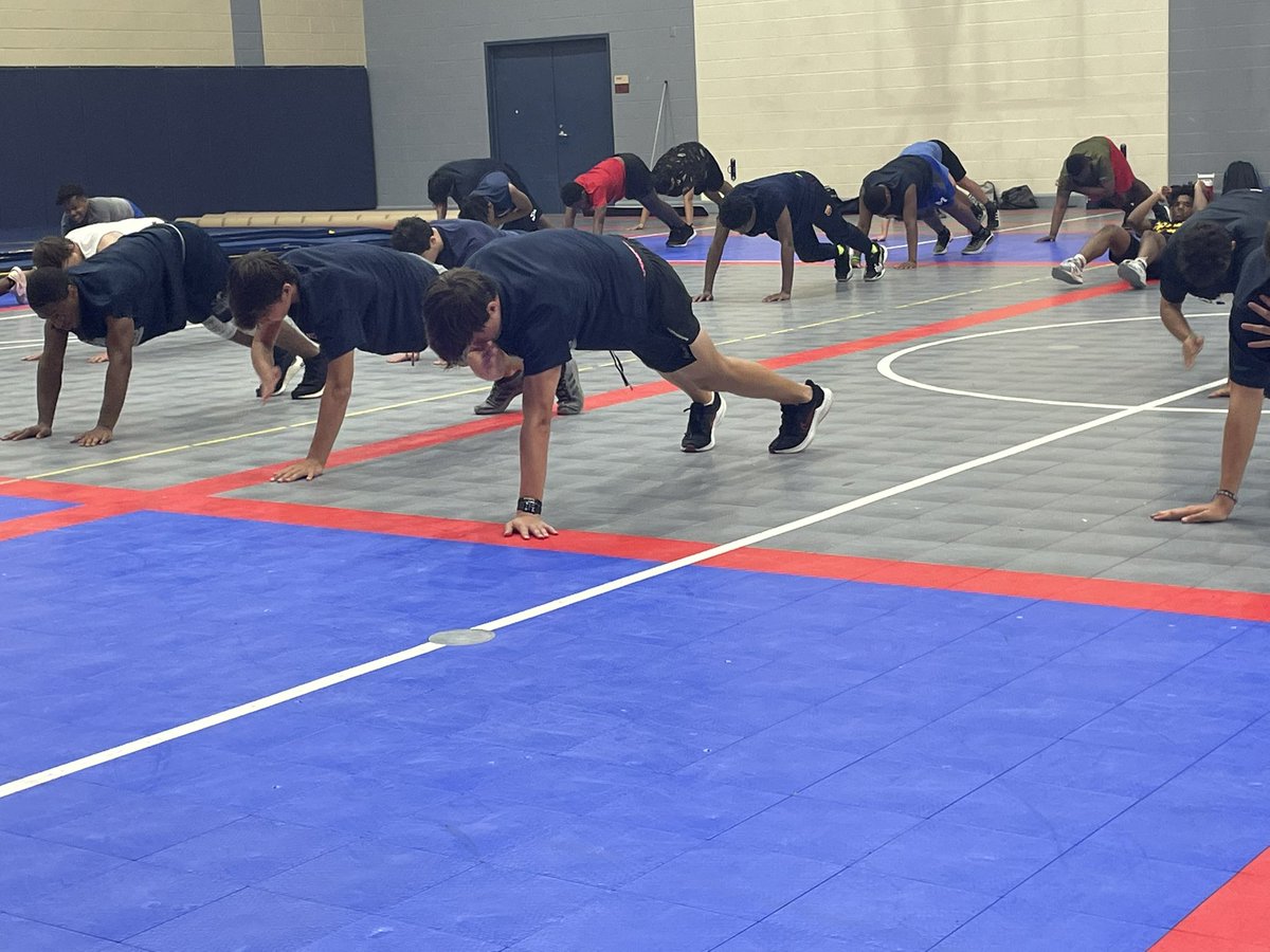 Coach_Herbst's tweet photo. Day 6
⚽️🎾🏀🏐🏈⚾️🥎🤼♀️🏊♂️🤽♀️
#CampsatRanch22
#SpreadtheBlue
#AEF https://t.co/4bTmWtUE3R