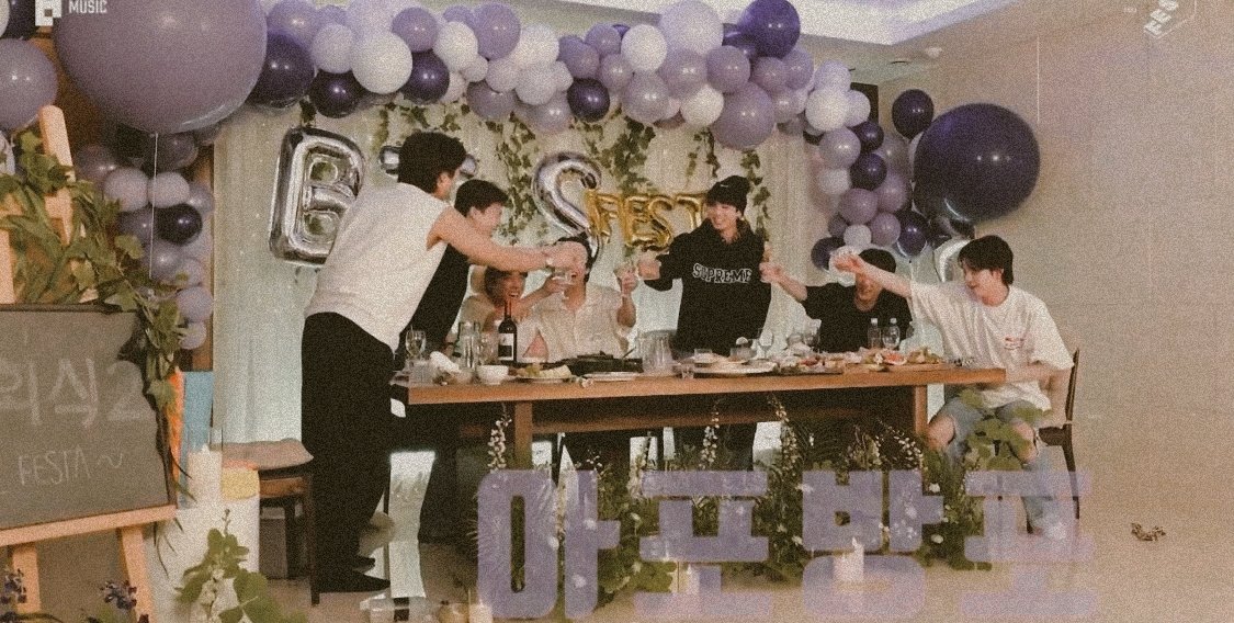 wangteaco's tweet photo. #아포방포 = ARMY Forever, Bangtan Forever 💜 https://t.co/GJAyYw3oST