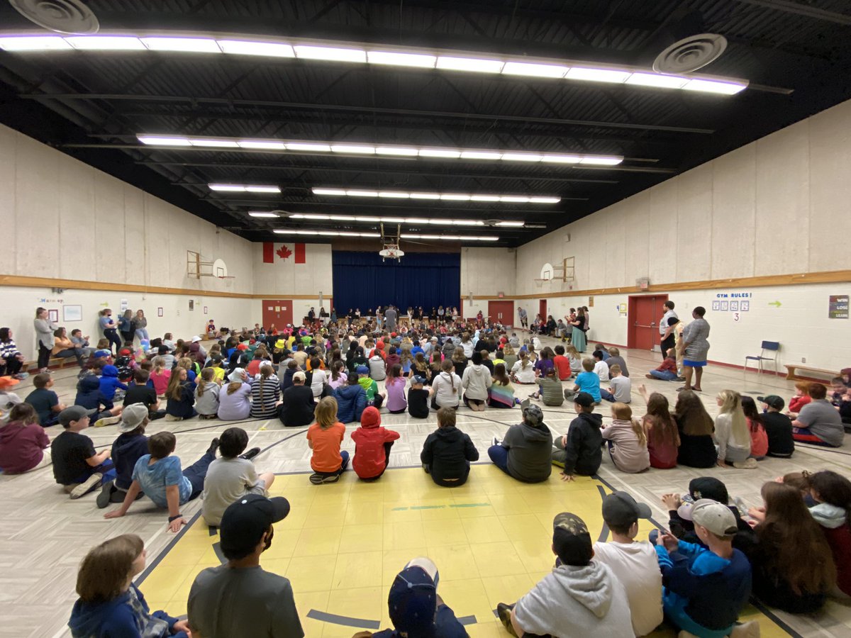 Seaside_elem's tweet photo. Mr. Wilhelm our strings teacher, showcased EPEC and Seaside violin students with music for the whole school this morning! @HRCEFineArts #thankstoyouhalifax https://t.co/9bjkBQ586t