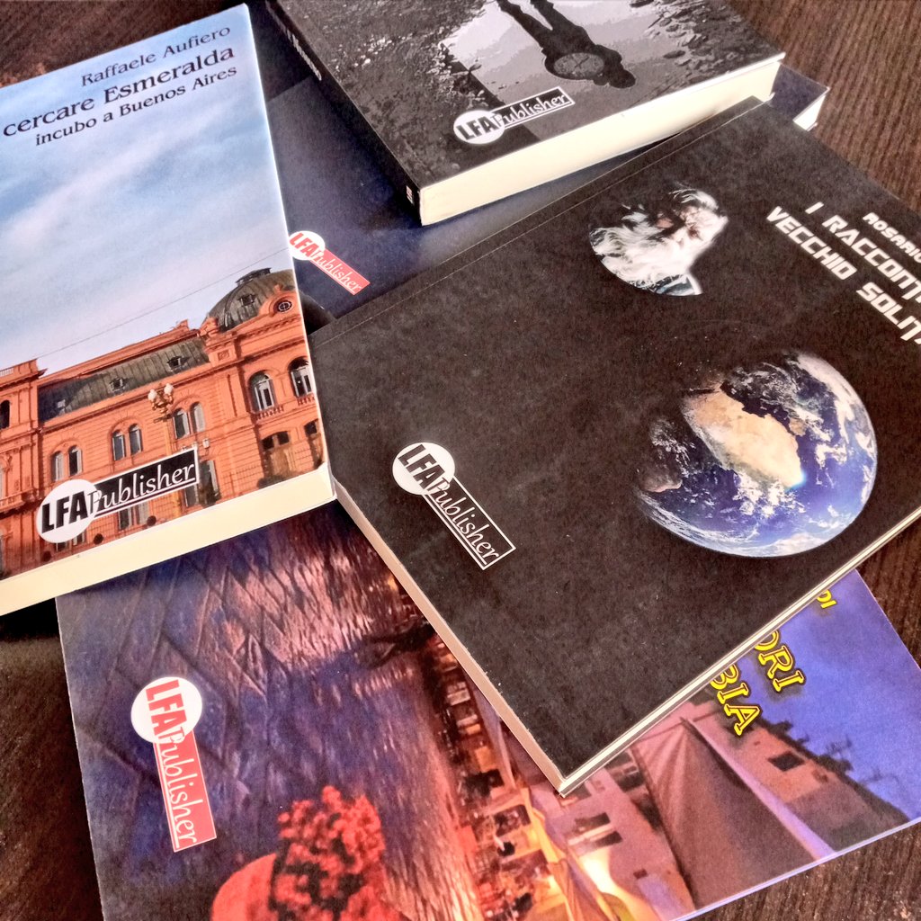LfaEspana's tweet photo. Algunos de nuestros ejemplares publicados en italiano...ahora, la aventura es en habla hispana.
#Editorial #novela #español https://t.co/zNH23WUMeU
