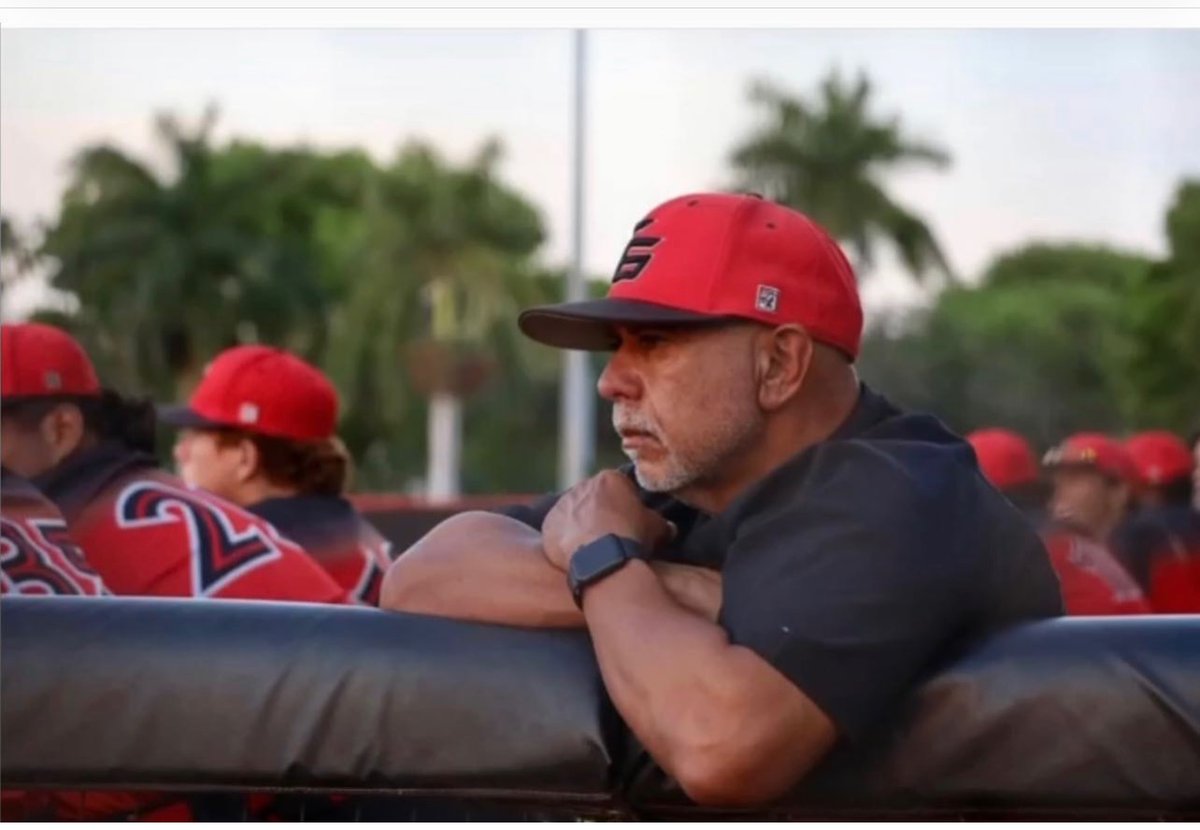 DBWilson2's tweet photo. Roland Smith won seven football state championships at Central and Northwestern. Ernie Padron won a pair of baseball titles at Florida Christian. They're the recipients of the Herald's Miami-Dade County Lifetime Achievement Award. https://t.co/AYY1FwoAH4 https://t.co/SVH4l8Dw2b