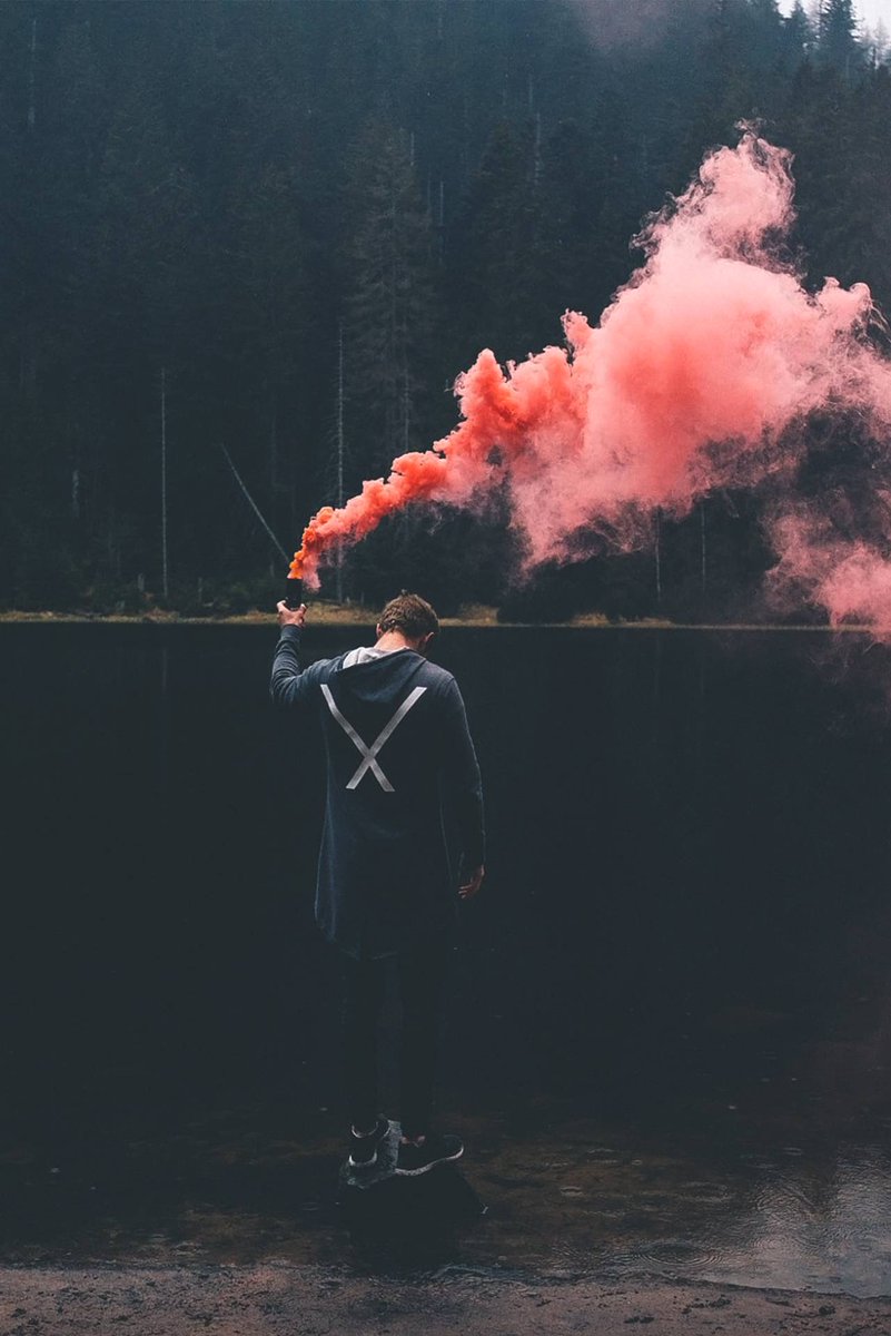 the dark side of the moon 🌑 (@dark_sotm) on Twitter photo 