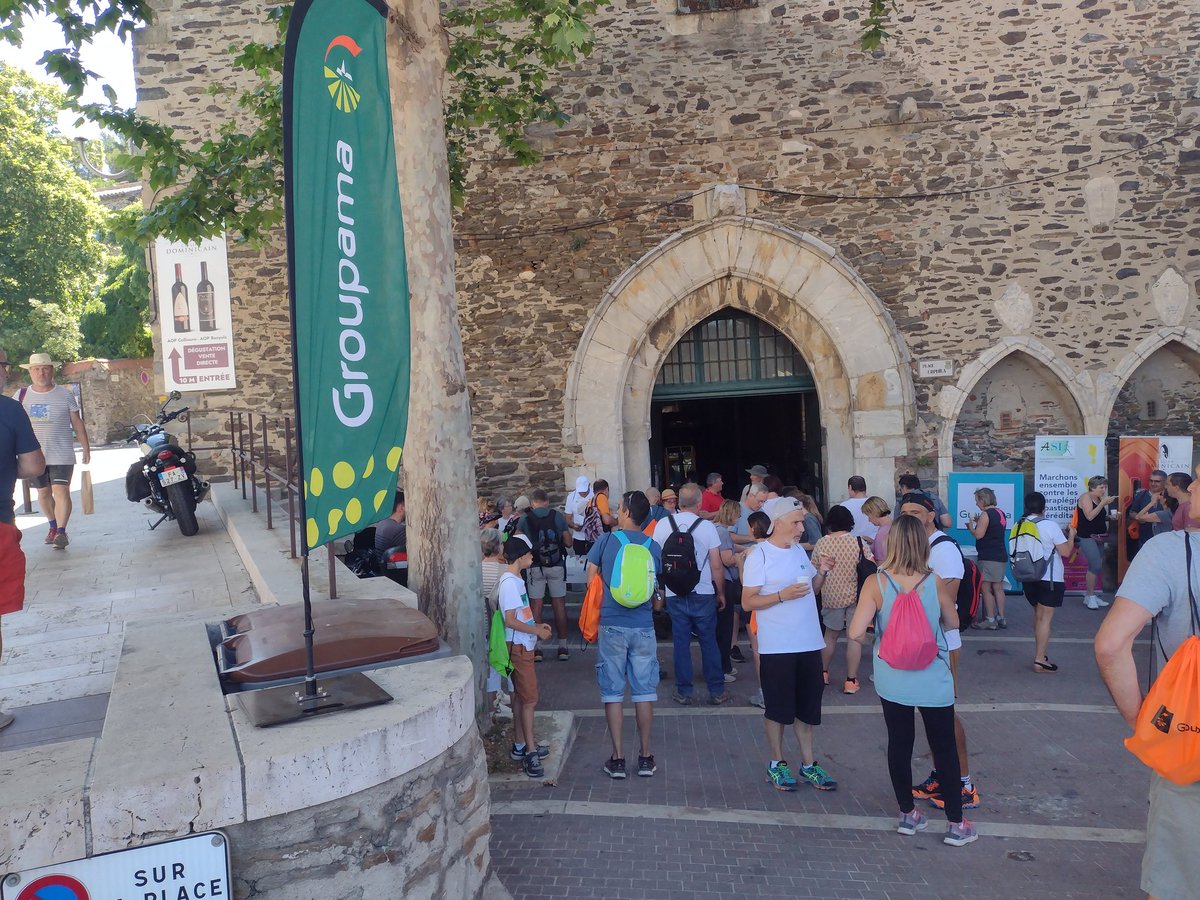 DominiqueDurini's tweet photo. @GroupamaMed #Fondation Groupama   a organisé la balade solidaire au profit de l'association Strumpell Lorrain samedi 11 juin 2022 dans la magnifique ville de Collioure. Les élus ont remis le chèque à Mme Ribot, représentante de l'association des  P.O. https://t.co/maI8tTeFp9